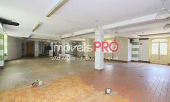 Imagem 2: Predio de tombado , de esquina com grande movimento de pedestre