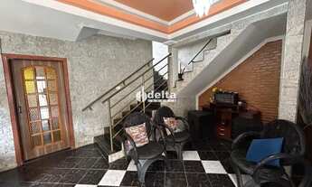 Imagem 3: Casa residencial disponível para locação ou venda no bairro Centro em Uberlândia-MG