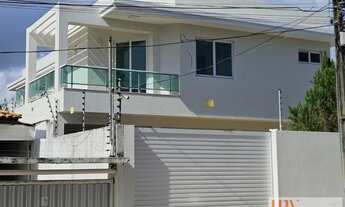 Imagem: Casa com 5 suítes e piscina no bairro de