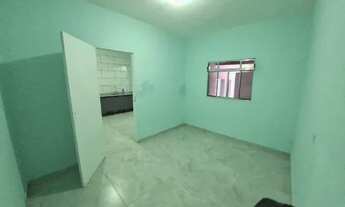 Imagem: Casa com 4 cômodos para alugar direto com