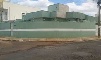 Imagem: Vende-se casa jardim primavera