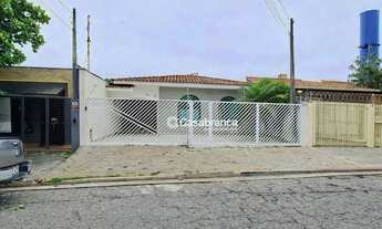 Imagem 2: Casa para alugar com 5 quartos sendo 1 suíte, espaço gourmet e 2 vagas de garagem no Jardi