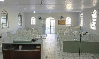 Imagem 3: Vendo salão montada pra igreja, com 200 m² com duas (2) kitnets fundos, murada e gradeada