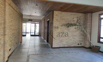 Imagem 3: Casa para aluguel tem 495 metros quadrados com 4 quartos