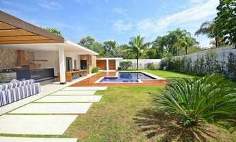 Imagem 2: CONDOMÍNIO MANSÕES - ESPETACULAR MANSÃO COM 720M2/ 4 SUÍTES + 2 DEPENDÊNCIAS. 7 VAGAS.