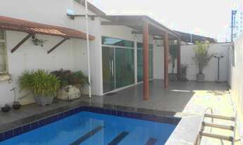 Imagem 2: EXCELENTE CASA COM PISCINA NO CENTRO DA CIDADE