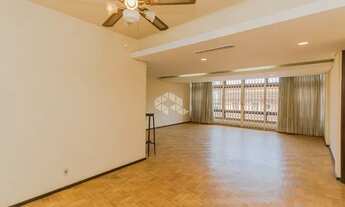 Imagem 5: EM FRENTE A SANTA CASA