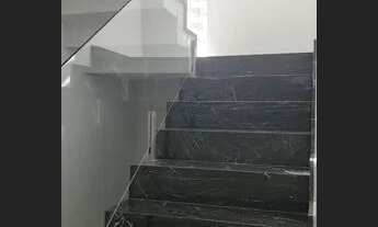 Imagem 2: Casa de condomínio para venda possui 258 metros quadrados com 3 quartos