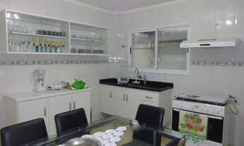 Imagem 3: Sobrado com três dormitórios na Avenida Costa Machado no Canto Do Forte