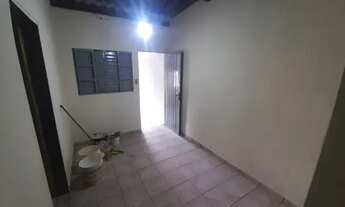 Imagem 4: Casa 2 quartos. Bairro Guanandi 1, com varanda, sala, cozinha. Próx ao Mercado do Produtor