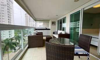 Imagem 7: Apartamento para aluguel e venda tem 218 metros quadrados com 4 quartos