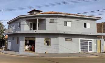 Imagem: Casas e Salão Comercial