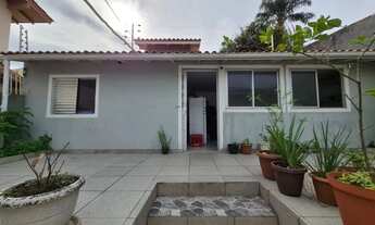 Imagem 4: Ampla Casa com 4 Dormitórios, sendo 1 Suíte com Hidromassagem em Capoeiras