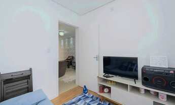 Imagem 6: Casa mobiliada com 2 quartos, vaga de garagem privativa e piscina no Residencial Amarílis