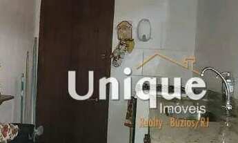 Imagem 2: Duas casas na praia