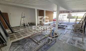 Imagem 6: Imóvel Comercial Casa Térrea 237m² sendo salão principal e recuo frontal com 4 vagas de ga