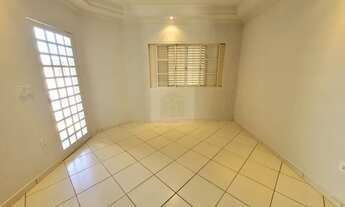 Imagem 4: Casa para locação e venda no bairro Osvaldo Rezende