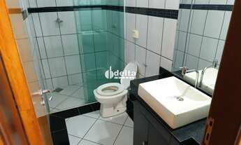 Imagem 7: Casa residencial com 5 quartos sendo 2 suítes disponível para locação e venda no bairro Al