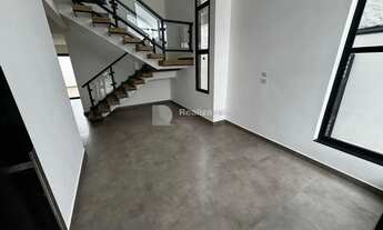 Imagem 2: DR - Sobrado para venda tem 198 m² com 5 quartos, sendo 4 suítes - Condomínio Residencial