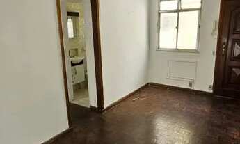 Imagem 2: Apartamento para aluguel possui 45 metros quadrados com 2 quartos em Taquara - Rio de Jane