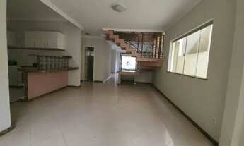 Imagem 6: Casa para aluguel possui 300m², dispondo de 4 quartos sendo 3 suítes, em Parque Verde - Be