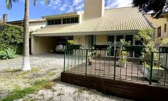 Imagem 2: Ampla Residência com 5 quartos, 3 suítes e quintal imenso