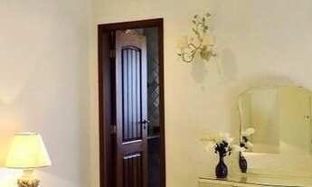 Imagem 2: Casa para aluguel e venda possui 775 metros quadrados com 7 quartos. Atibaia / Vila Giglio