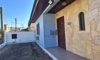 Imagem 3: Ótima casa semimobiliada com 03 dormitórios, suíte, garagem fechada para 2 carros, no ba