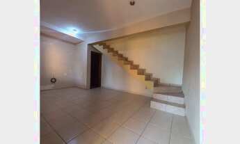 Imagem: CASA COM 03 DORMITÓRIOS E 01 VAGA PARA