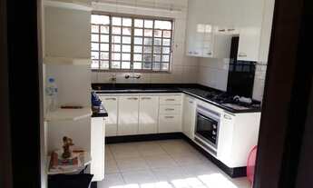 Imagem 7: Casa para aluguel com 170 metros quadrados com 3 quartos em Vila Santo Antônio - Maringá