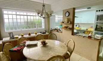 Imagem 7: Ampla Residência com 5 quartos, 3 suítes e quintal imenso