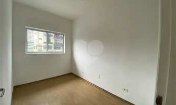 Imagem 6: Excelente e amplo sobrado comercial, medindo 7,80 frente com 28 metros de fundo, possui 10