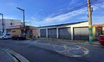 Imagem: Casa em terreno de 400m² com 4 garagens