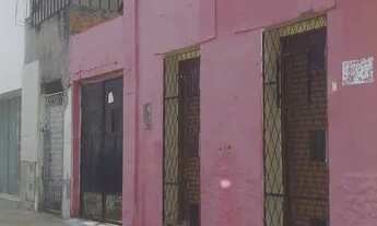 Imagem 2: VENDO CASA NO CENTRO