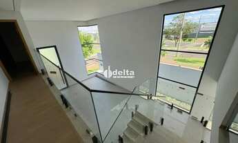 Imagem 4: Sobrado com 4 quartos sendo 3 suítes disponível para a venda no bairro Laranjeiras em Uber