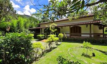 Imagem 3: Casa elegante ampla de 425m², com terreno de 4.769m² e casa adicional em Mury, Nova Fribur