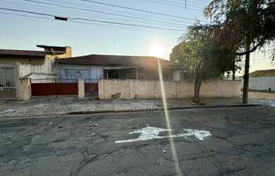 Imagem: Casa de madeira à venda no Jardim São