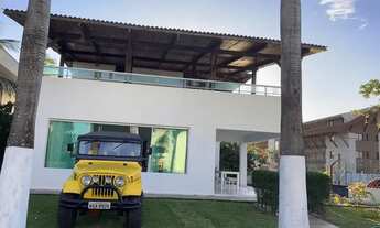 Imagem: Casa em condomínio beira mar em muro alto