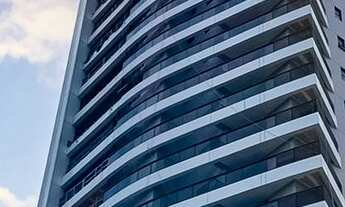 Imagem 2: Apartamento para venda possui 225 metros quadrados com 4 suitesem Jóquei - Teresina