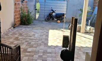 Imagem 2: CASA COM AMPLO ESPAÇO