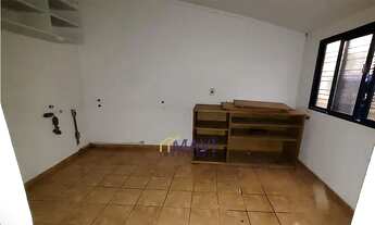 Imagem 5: Prédio comercial de esquina, próximo a Eletro Transol