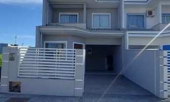 Imagem 3: Excelente sobrado no centrinho de Itajuba, distante apenas 250m da praia!