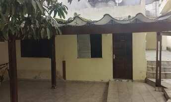 Imagem: Alugo casa de 4 cômodos com garagem 900reais