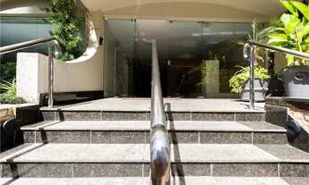 Imagem 5: Apartamento para venda em Água Verde de 310.00m² com 4 Quartos, 4 Suites e 2 Garagens