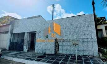 Imagem: Casa em Rua Calçada no Bairro de Caetés