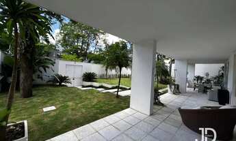 Imagem 5: Luxo e Conforto em uma Residência Excepcional: Seu Novo Lar Espera por Você