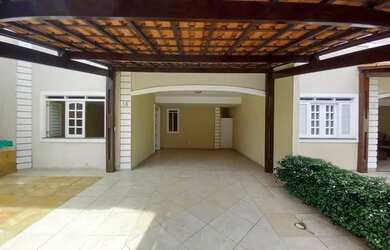 Imagem 2: Casa de condomínio para aluguel e venda tem 160 metros quadrados com 4 quartos