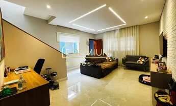 Imagem 3: Sobrado para venda tem 180 metros quadrados com 3 quartos em Horto Santo Antonio - Jundiaí