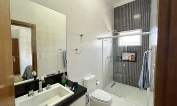 Imagem 4: FLA / Casa de condomínio sobrado para venda possui 405 metros quadrados com 5 quartos