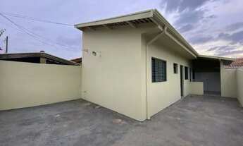 Imagem: Casa de frente e fundo na região de Barão